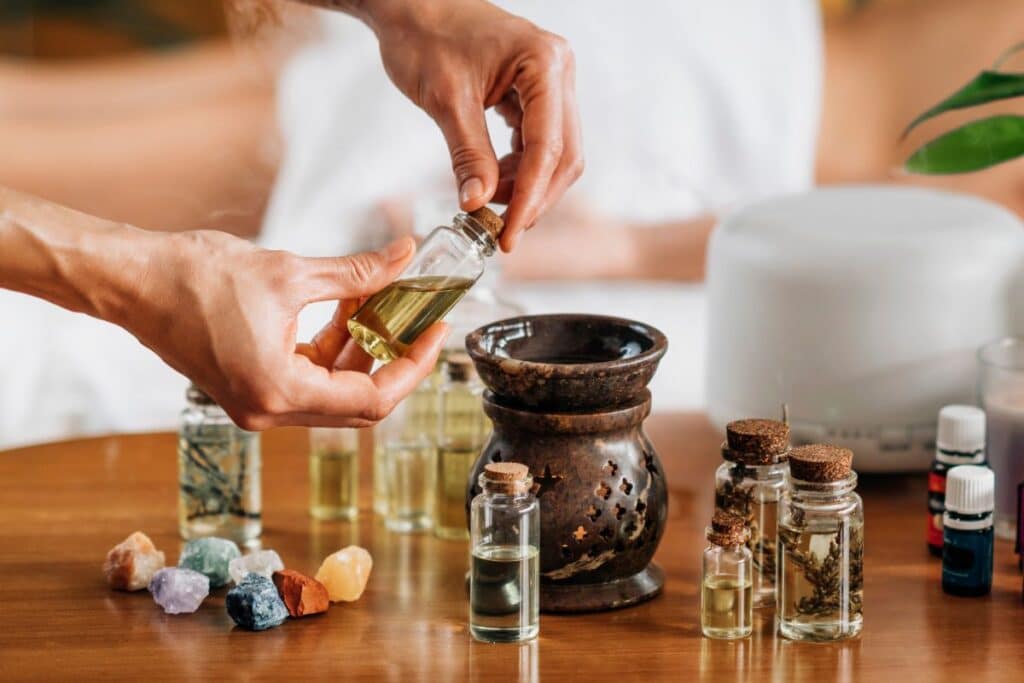 olio essenziale di melissa per aromaterapia